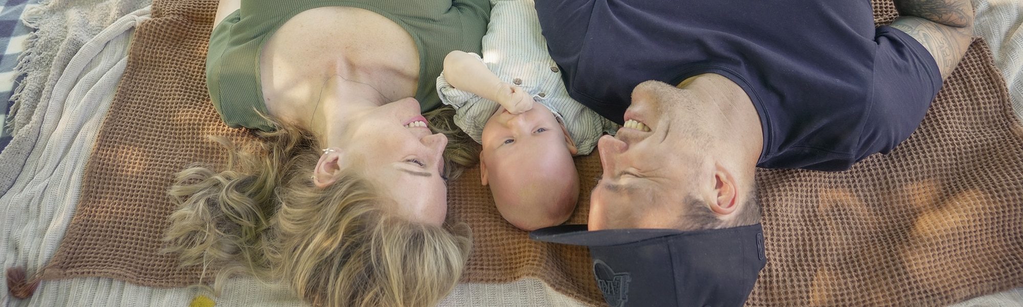 Familienshooting Outdoor FamilyCard Fotostudiolahr Natalia Schmalz Markus Weiler